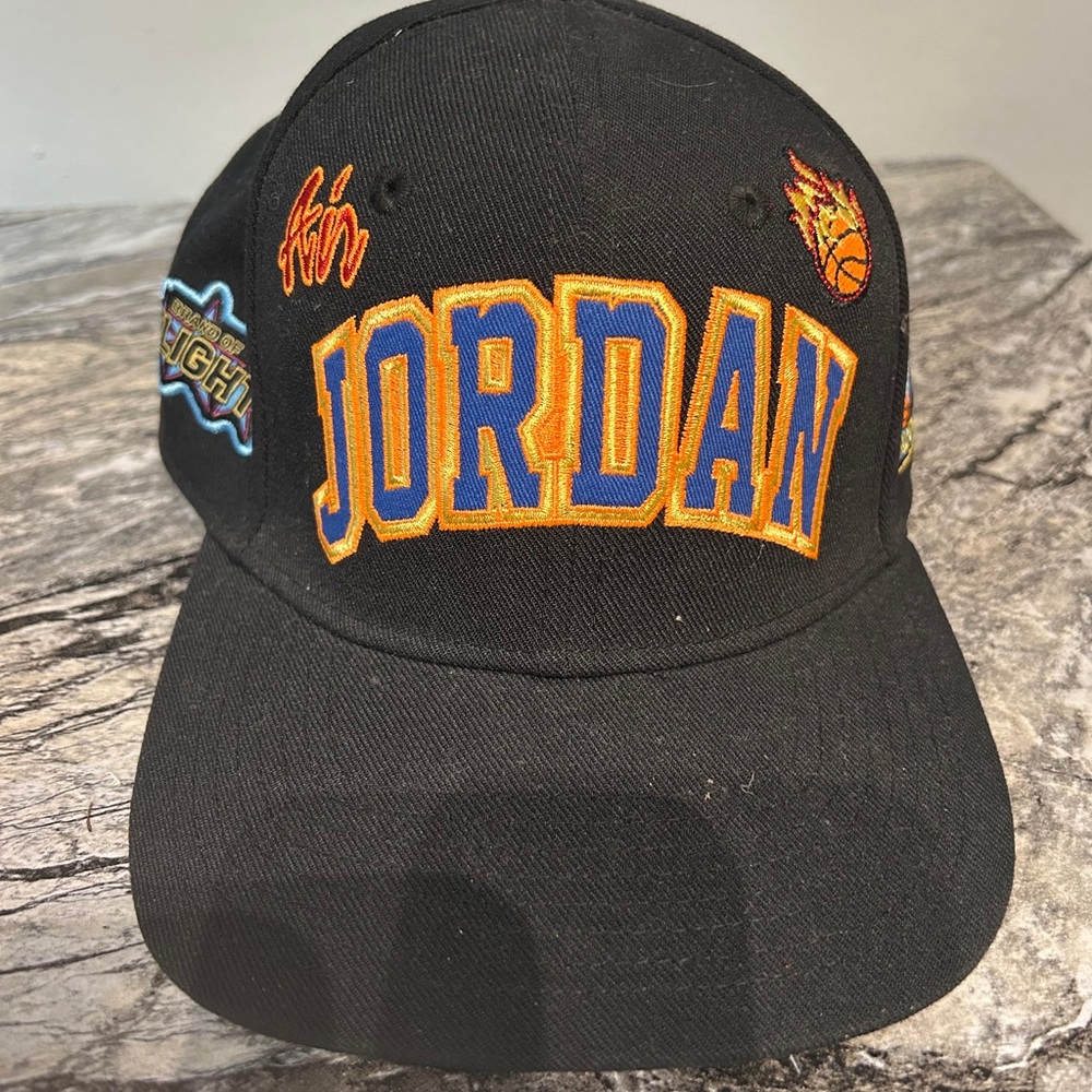 Jordan Black Cap With Iconic Detailing